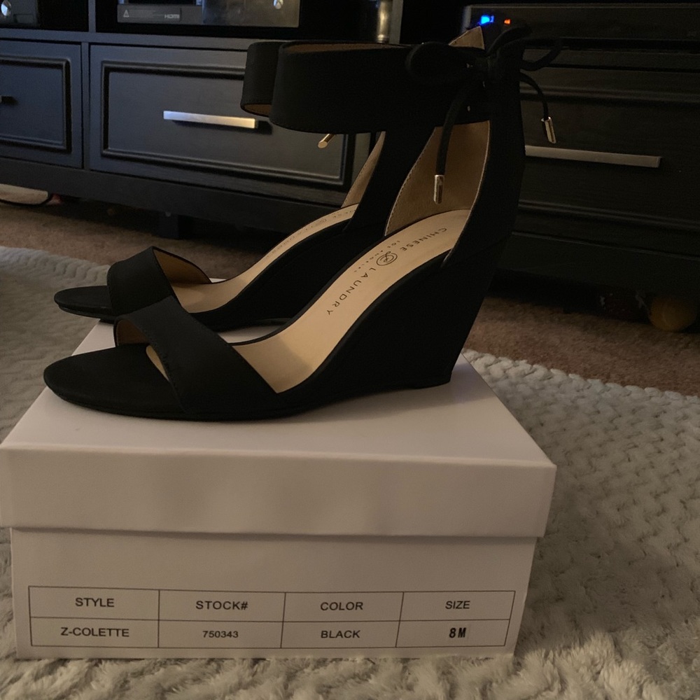 Size 8 heeled sandals